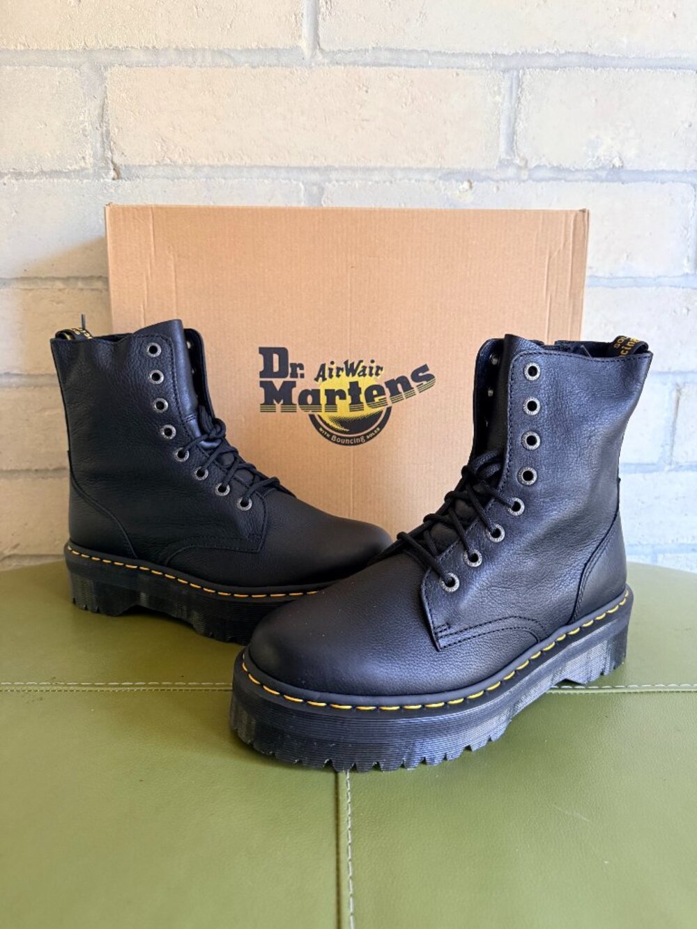 Dr. Martens Jadon III black Pisa leather size US W11 / M 10 / UK 9 NIB